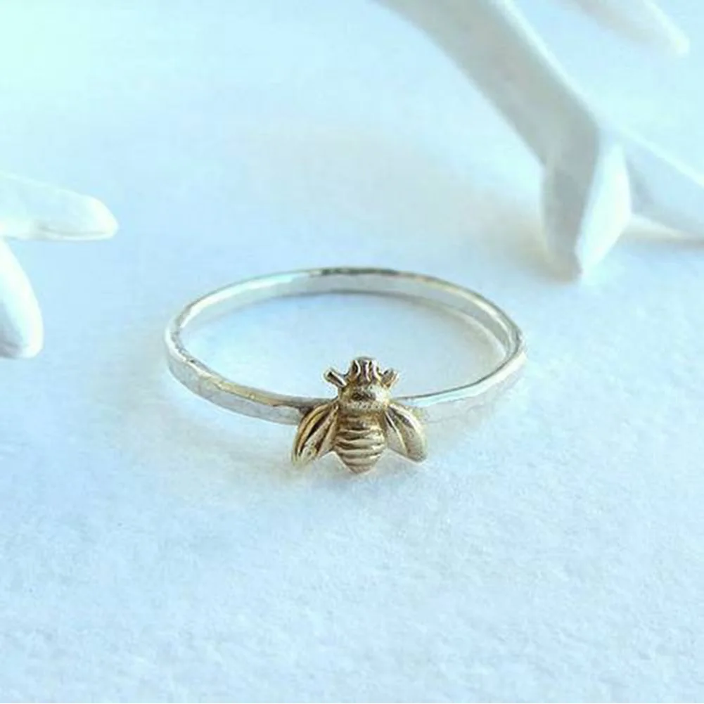 

Minimalist Wedding Cute Bee Ring for Women Fashion Thin Metal Finger Engagement Rings Bridal Party Jewelry Gifts 2021 New