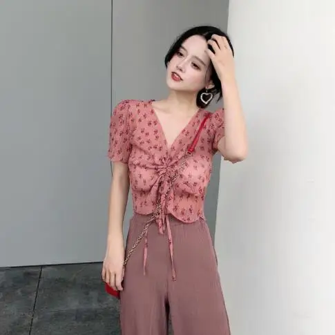 Сексуальная летняя женская блузка на шнуровке с цветочным принтом и коротким