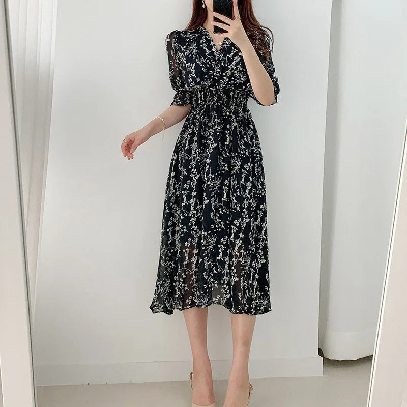 

One-Piece Korean Fashion Summer Dress Female 2021 Vintage V-Neck Short-Sleeved Floral Print Chiffon Dress A-Line Casual Dresses