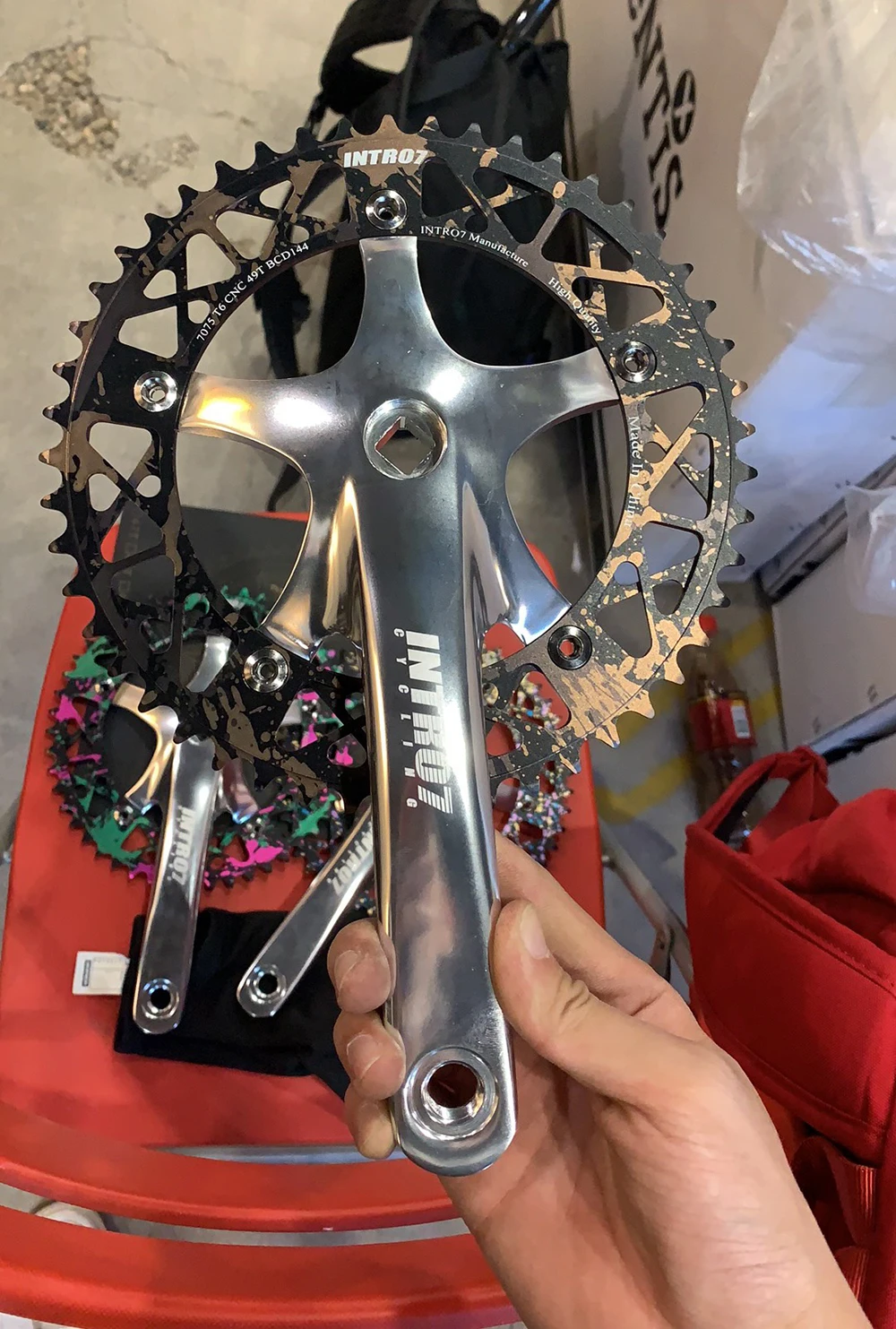 Велосипедная цепь с фиксированной передачей односкоростная шатунная пластина