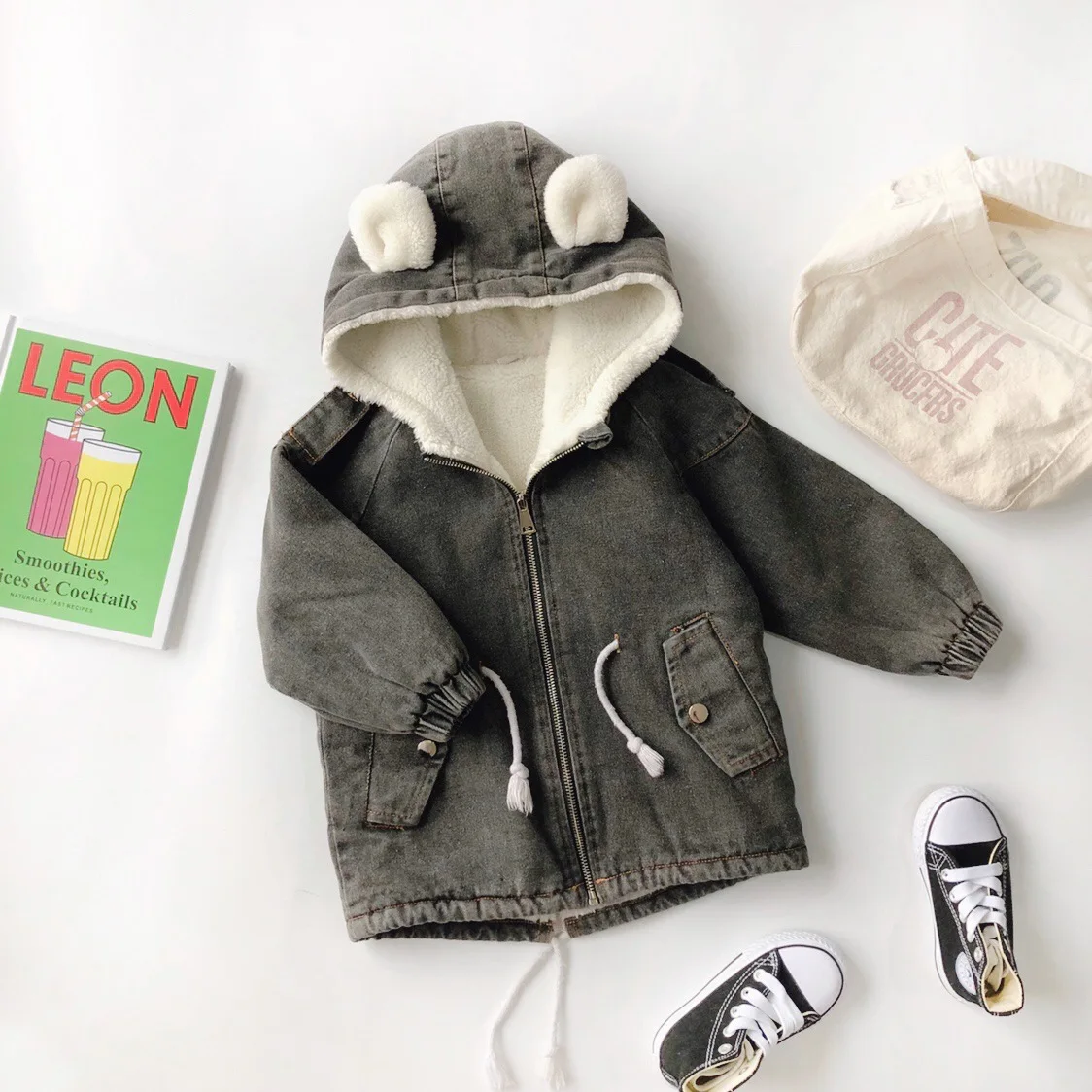 Зимняя новинка Модная Джинсовая куртка с капюшоном и мехом внутри для девочек