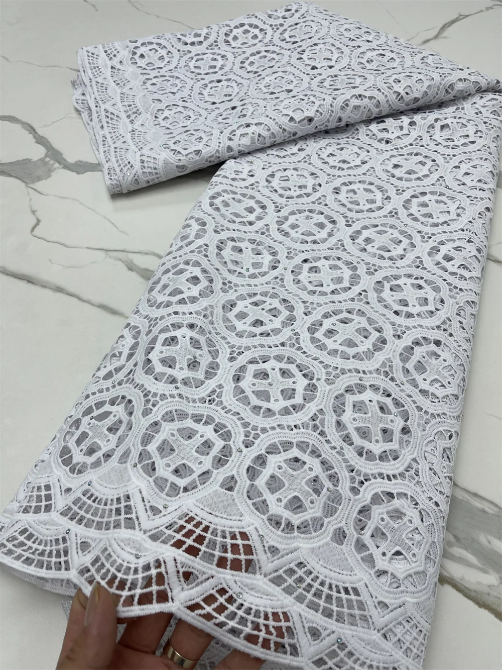 

Африканская гипюровая кружевная ткань XIYA 2021, высококачественное кружево, новейшая французская кружевная ткань с камнями для свадьбы, 5 ярдо...