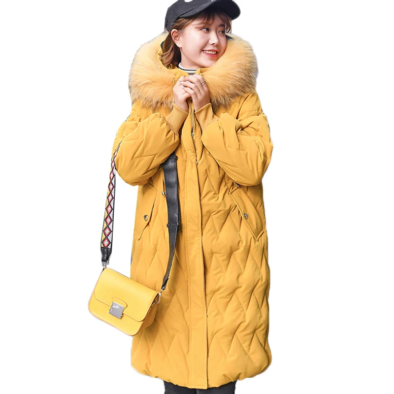 Женская длинная парка с капюшоном и объемным меховым воротником волнистым узором в клетку размера плюс для