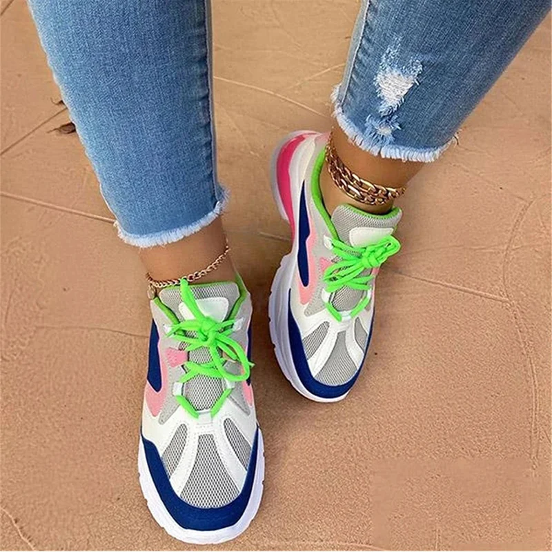 Женские кроссовки на не сужающейся книзу массивной платформе Женская