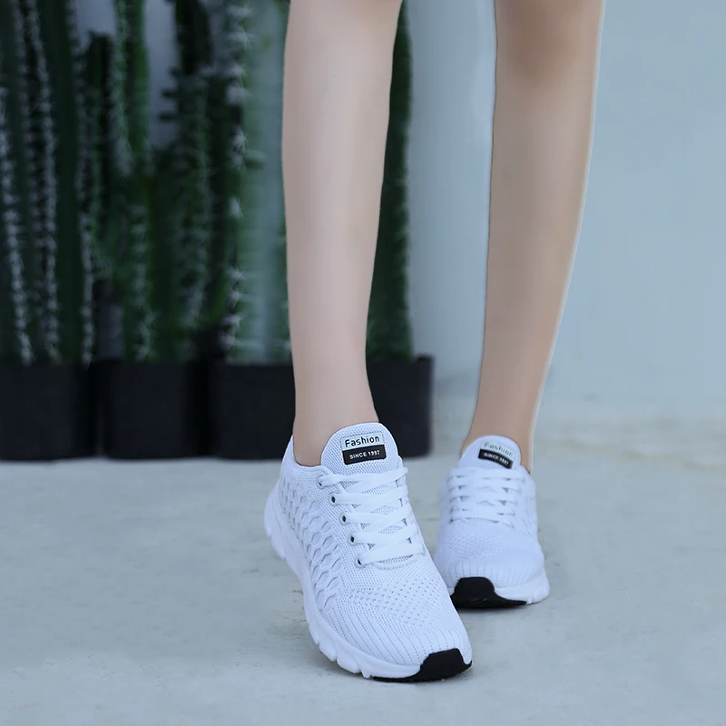 2019 Winter Women Tennis Shoes Female Comfortable Outdoor Jogging Sport Shoes Stable Athletic white black pink Soft Trainers hot