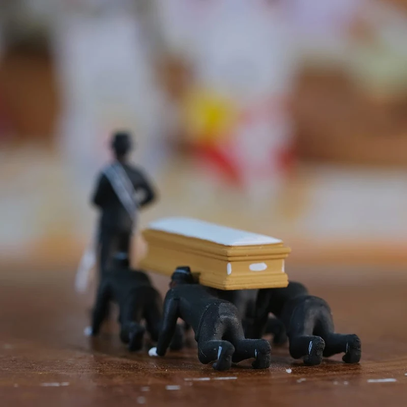 

8pcs/Set Hot Fashion Blacks Carry The Coffin Team Figure Toys Blacks Carry The Coffin PVC Action Figure Collectible Model 10cm