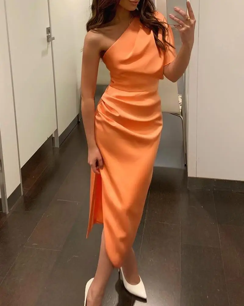 Женское сексуальное атласное платье на одно плечо с рюшами и разрезом|Женские