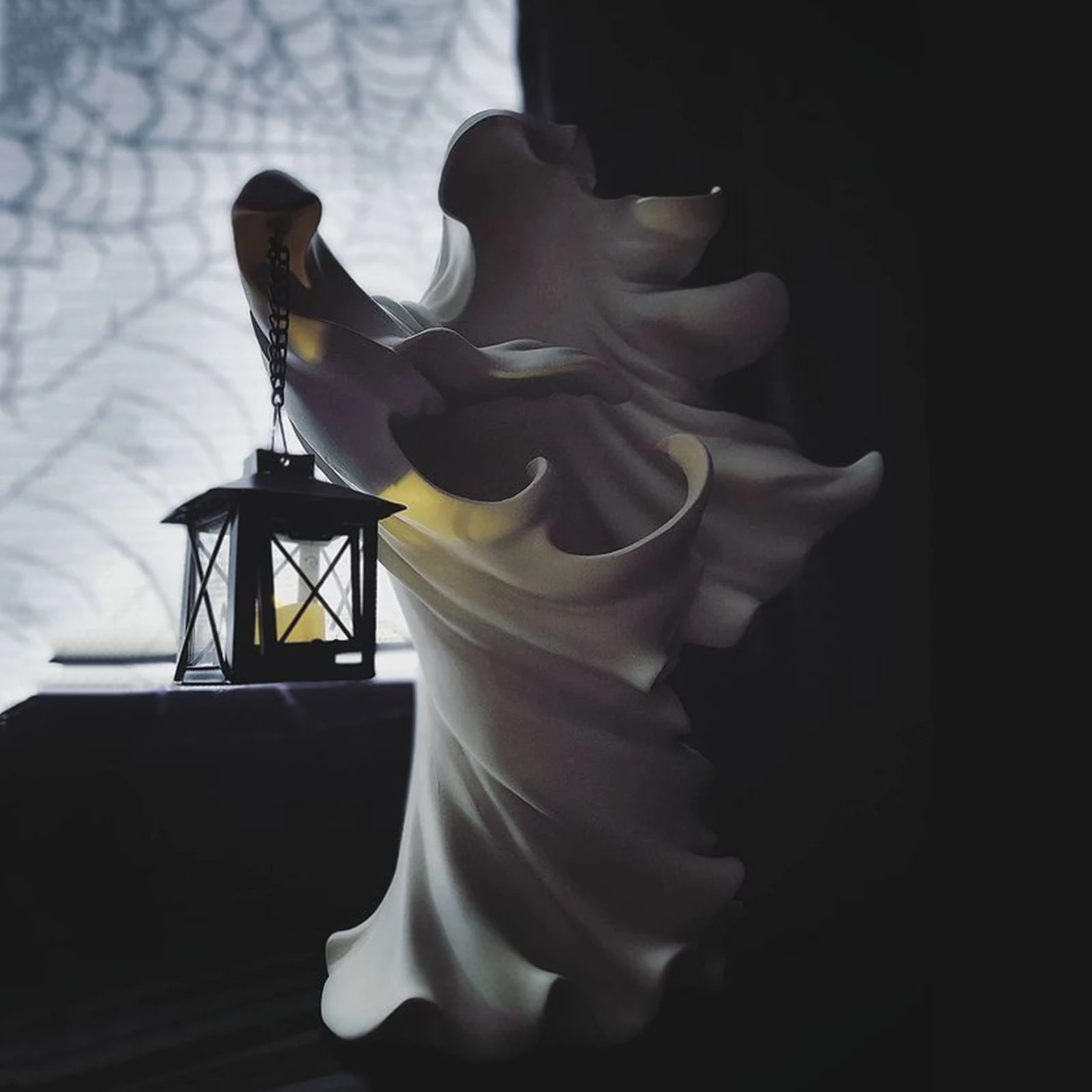 

Home decoration Faceless Ghost Sculpture Hell's Messenger Halloween Resin Sculpture Decoration Party Decor Outdoor Indoor