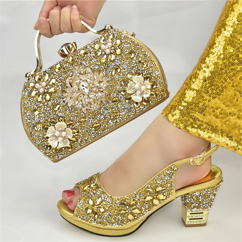 Новые женские свадебные туфли с сумочкой украшенные стразами элегантные