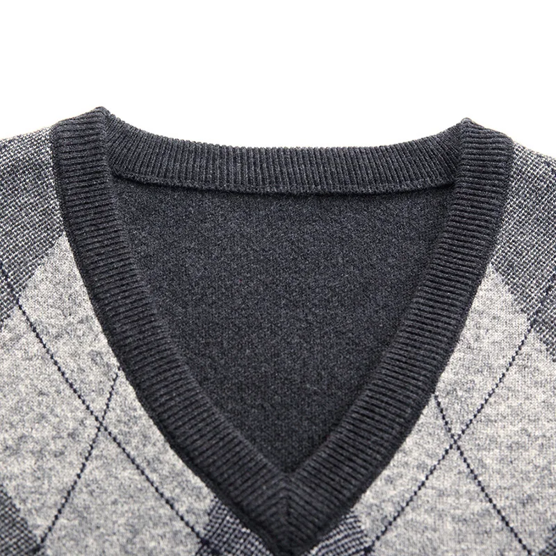 New Fashion Brand Sweaters Men Pullover V Neck Slim Fit Jumpers Knitred Sleeveless Autumn Korean Vest Style Casual Men Clothes