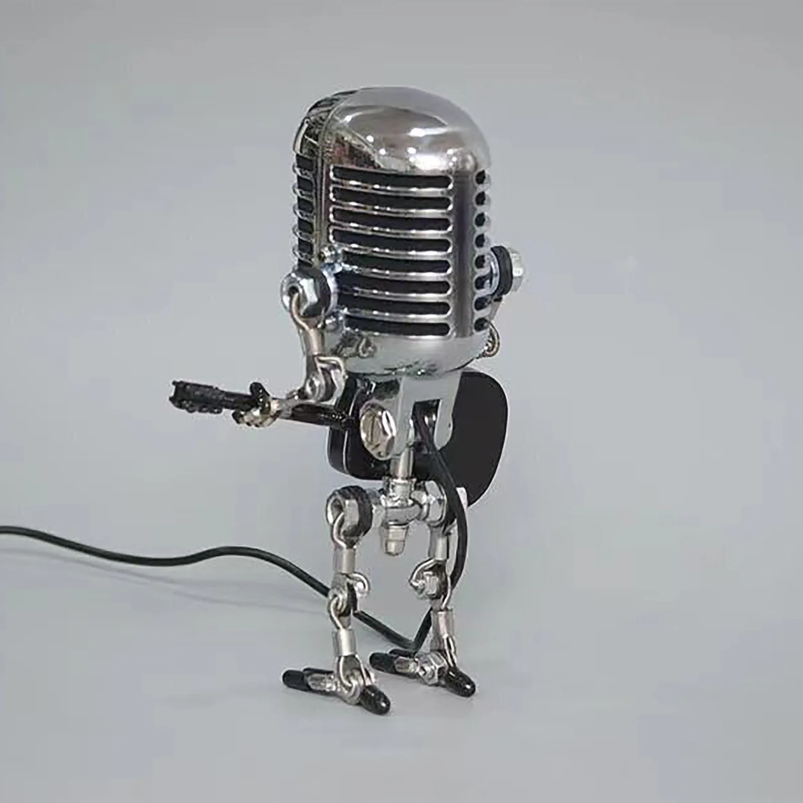 Ретро микрофон. Робот оратор. Человек с микрофоном. Студийный микрофон в студии. Номинация золотой голос.