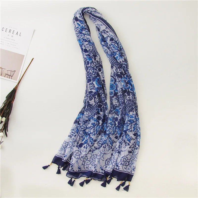 

2020 Luxury Brand Spring Retro Cotton Scarf Women Spring Autumn Sun-resistant Winter Versatile Shawl blanket winter