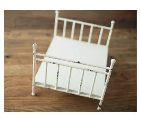 

Реквизит для фотосъемки новорожденных детей белая железная Мини-кровать Ретро студийные аксессуары для фотосъемки реквизит для фотосъемк...