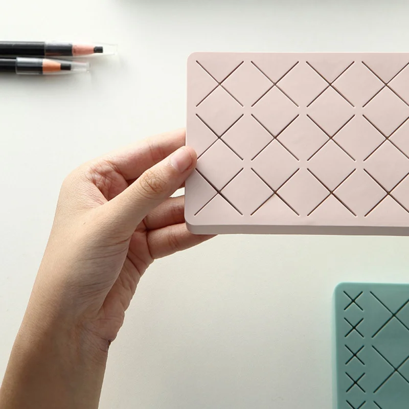 Для хранения косметических принадлежностей чехол стойка для косметики бытовой