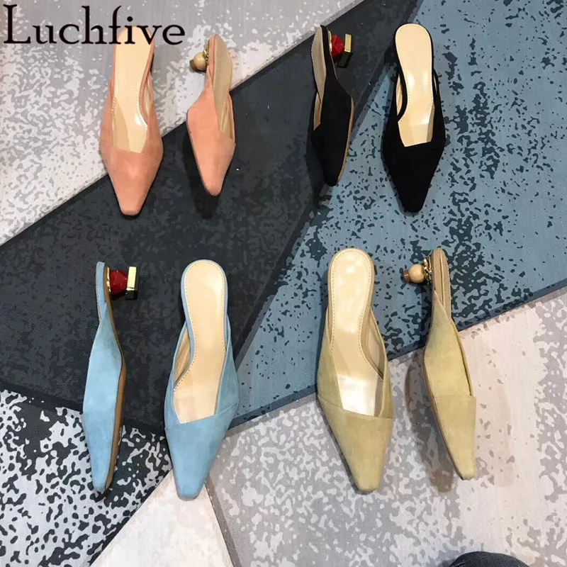 Женские замшевые туфли без задника с закрытым носком на высоком каблуке летние