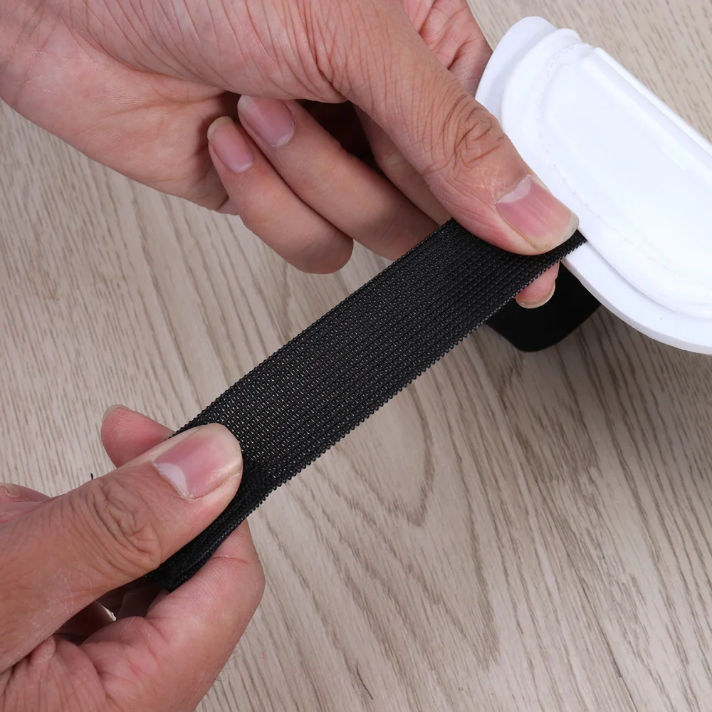 

2 Pairs of Kids Soccer Shin Guards Youth Soccer Shin Pads for Boys Girls Lightweight and Breathable Child Calf Protective Gear