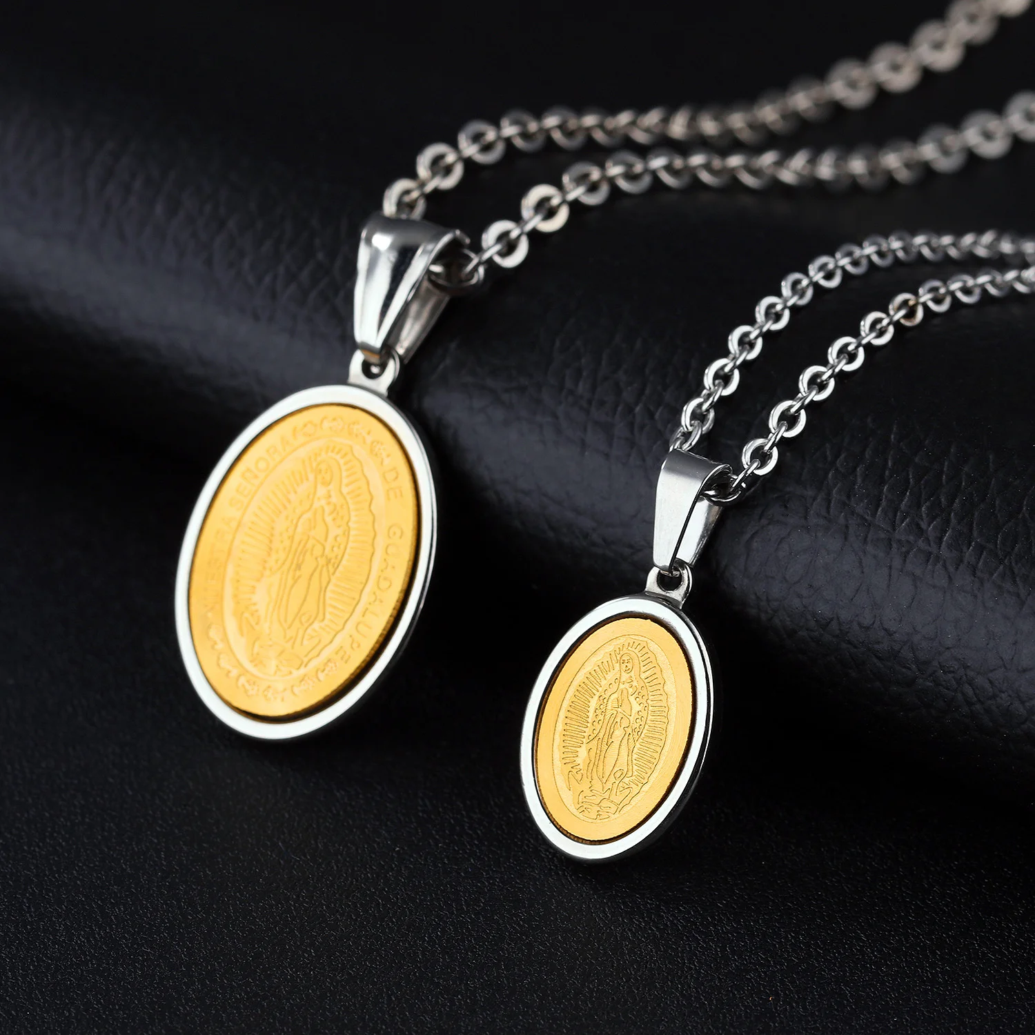 

New Arrival Fashion Trend Personalized Pendant Steel Couple Necklace