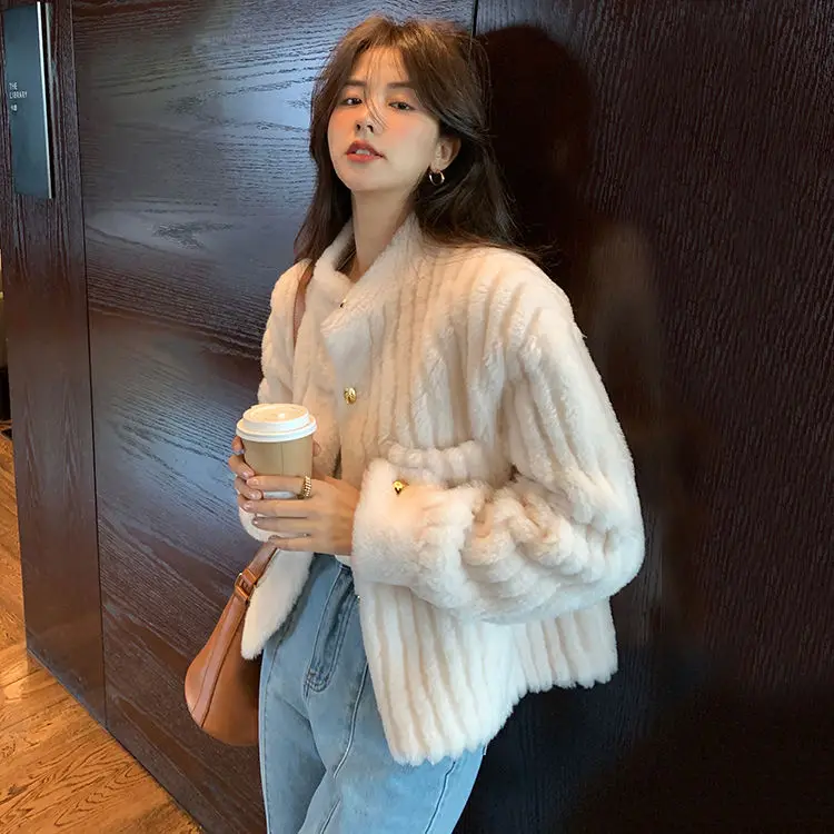 

2021 Winter Woman Casual Loose Short Fluffy Plush Coat Women's Solid Thick Warm Faux Fur Coat Ladies Long Sleeve Overcoat R108