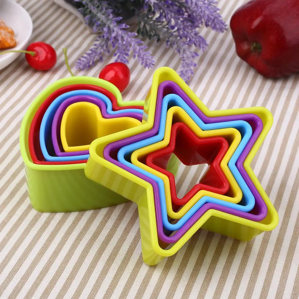 

5Pcs/Set Christmas 3D Cookie Biscuit Mold Sugarcraft Cutter Baking Tool