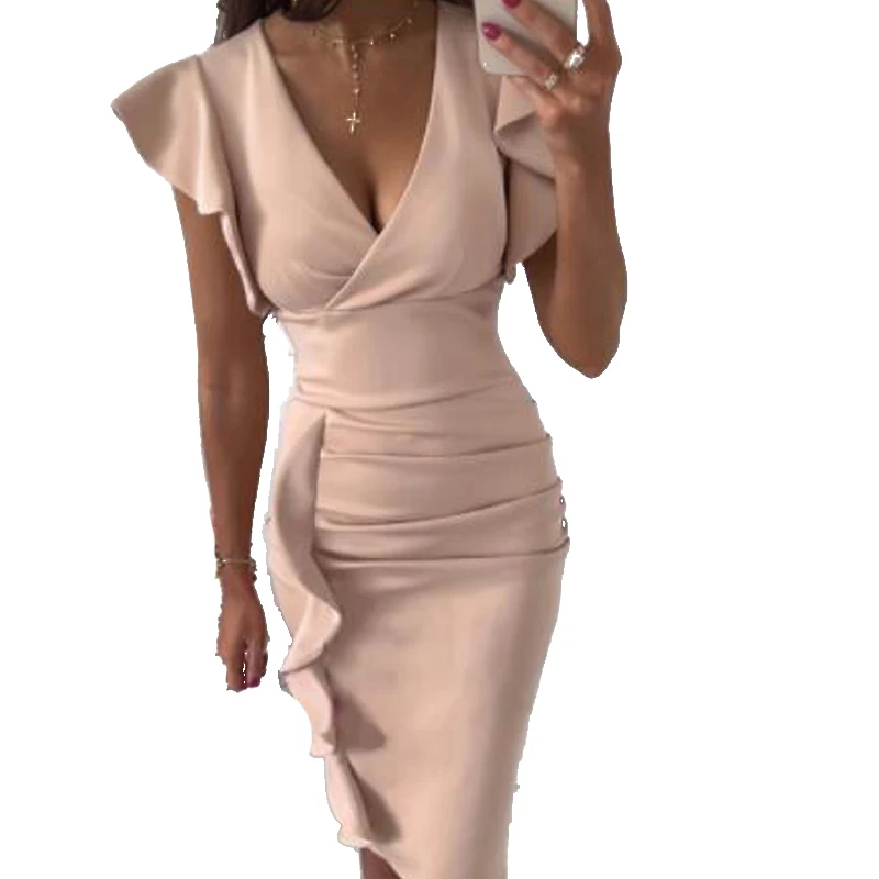 

Платье с V-образным вырезом