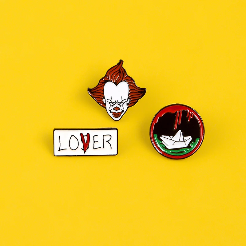 Эмалированная брошь в виде страшного клоуна с буквами LOVER Round Dripping готический