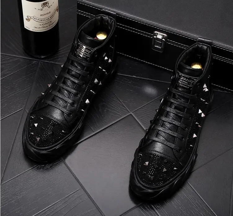 

European Luxury shiny rivet men shoes designer sneakers spikes Breathable rhinestone high tops punk men Casual shoes Ankle boots