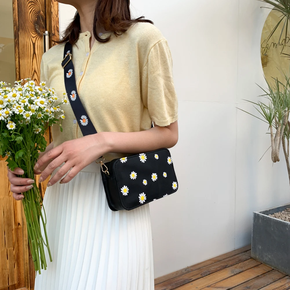

Elegant New Printed Small Square Bag 2021 Fashion Small Daisy Female Bags Wide Nylon Shoulder Strap Shoulder Messenger Bag Sac