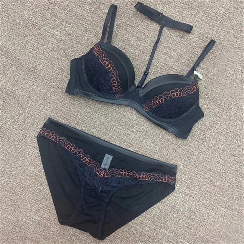 

Women's sexy lace deep V sexy comfortable underwear set top gather lace embroidery detachable halter bra set WT081