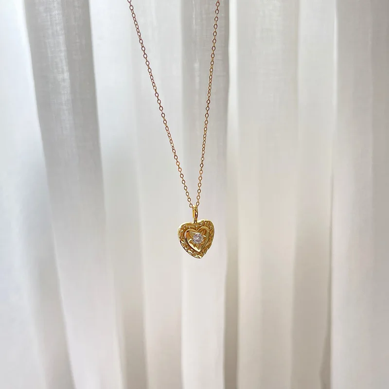 

Silvology 925 Sterling Silver Zircon Texture Heart Pendant Necklace for Women Elegant Chic Simple Flower Necklace Party Jewelry