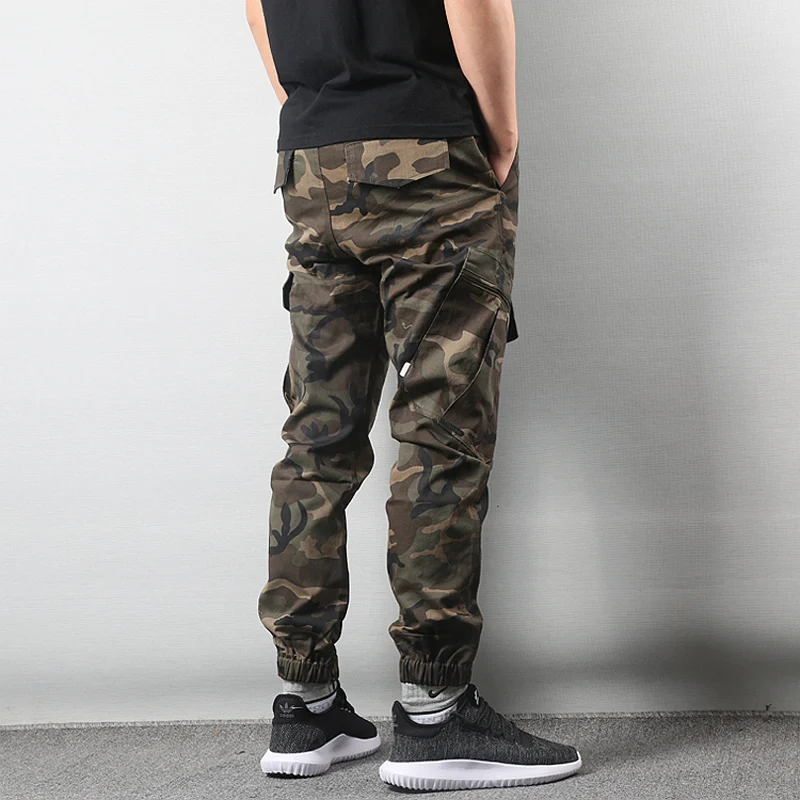 Japanese Style Fashion Men Jeans Loose Fit Multi Pockets Casual Cargo Pants Men Overalls Streetwear Designer Hip Hop Joggers