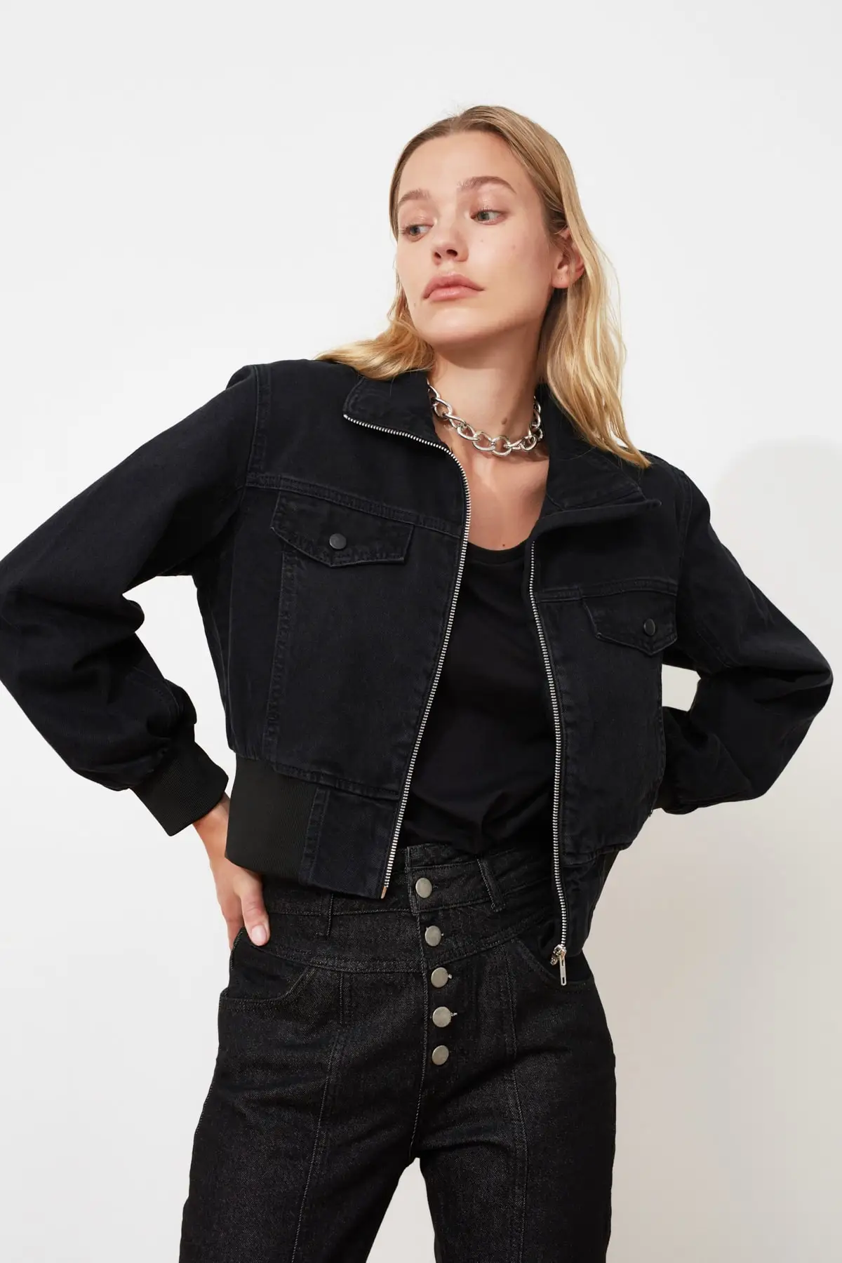

Trendyol Ribanalı Bomber Denim Jacket TWOSS20CE0146