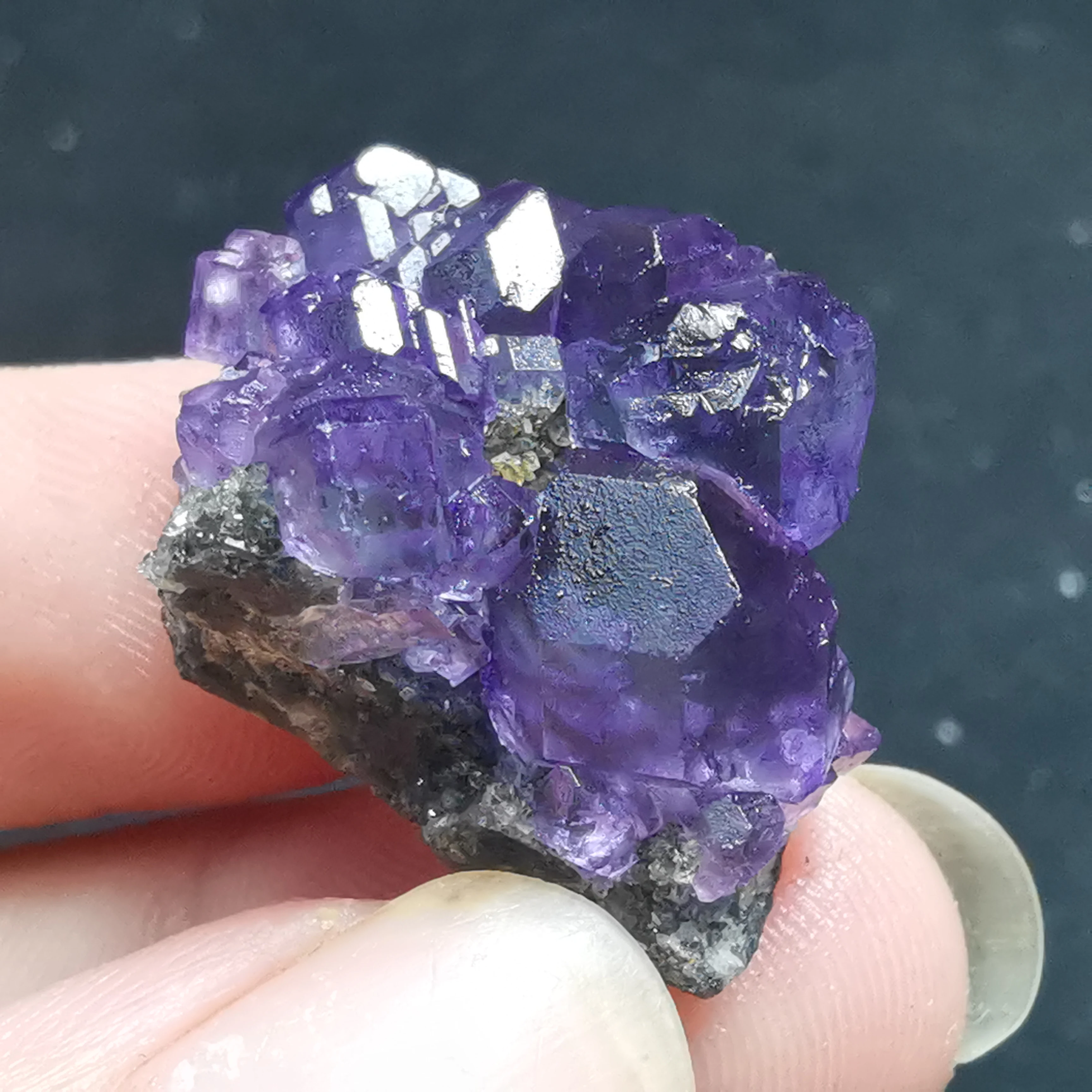 

6.9gNatural rare purple fluorite mineral teaching specimen stone and CRYSTAL HEALING CRYSTAL QUARTZ GEM home decoration