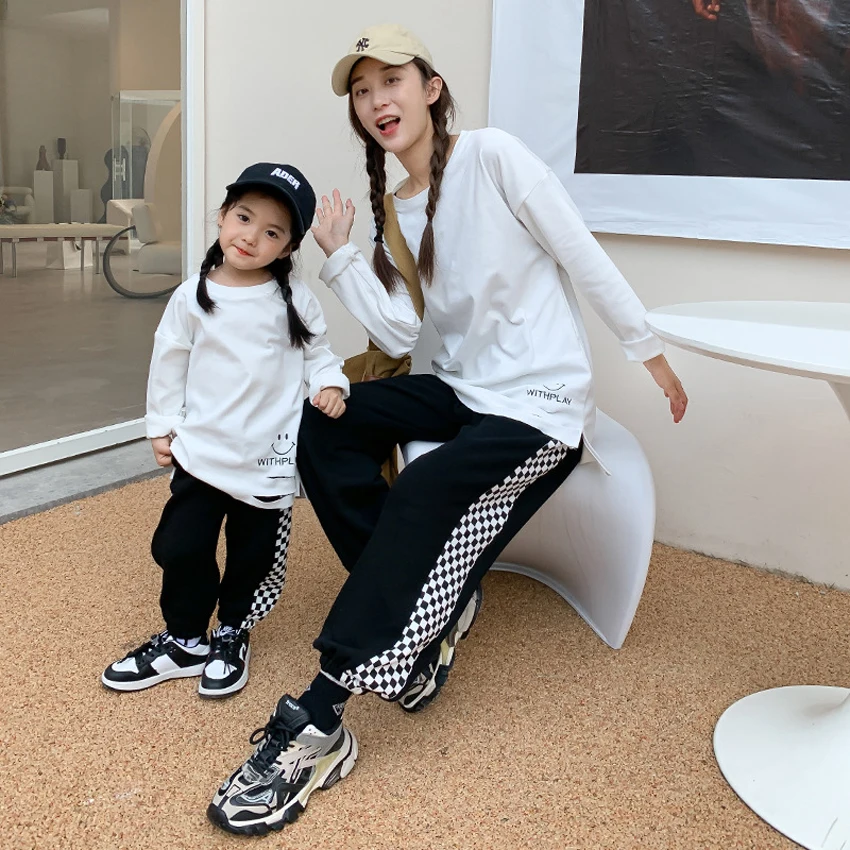 

Рождественские Семейные одинаковые наряды, футболка, утепленные цветные клетчатые спортивные брюки, комплект для мамы и дочки, детский зим...