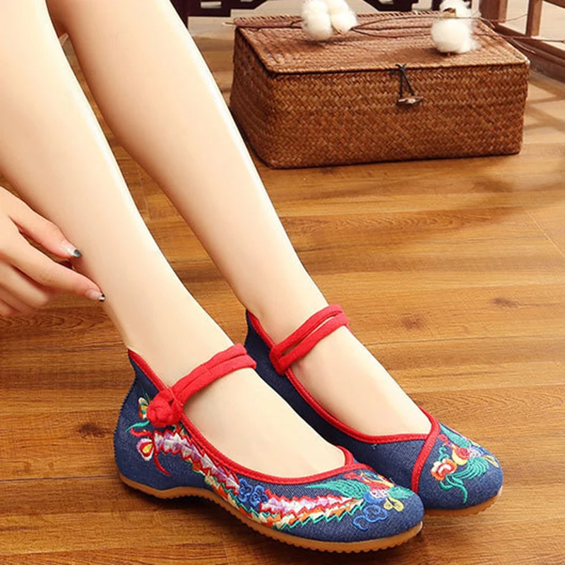 Женская обувь на плоской подошве; сезон весна-лето; Size35-43; Винтажная обувь с цветочной вышивкой; Женская Повседневная тканевая танцевальная обувь в китайском стиле