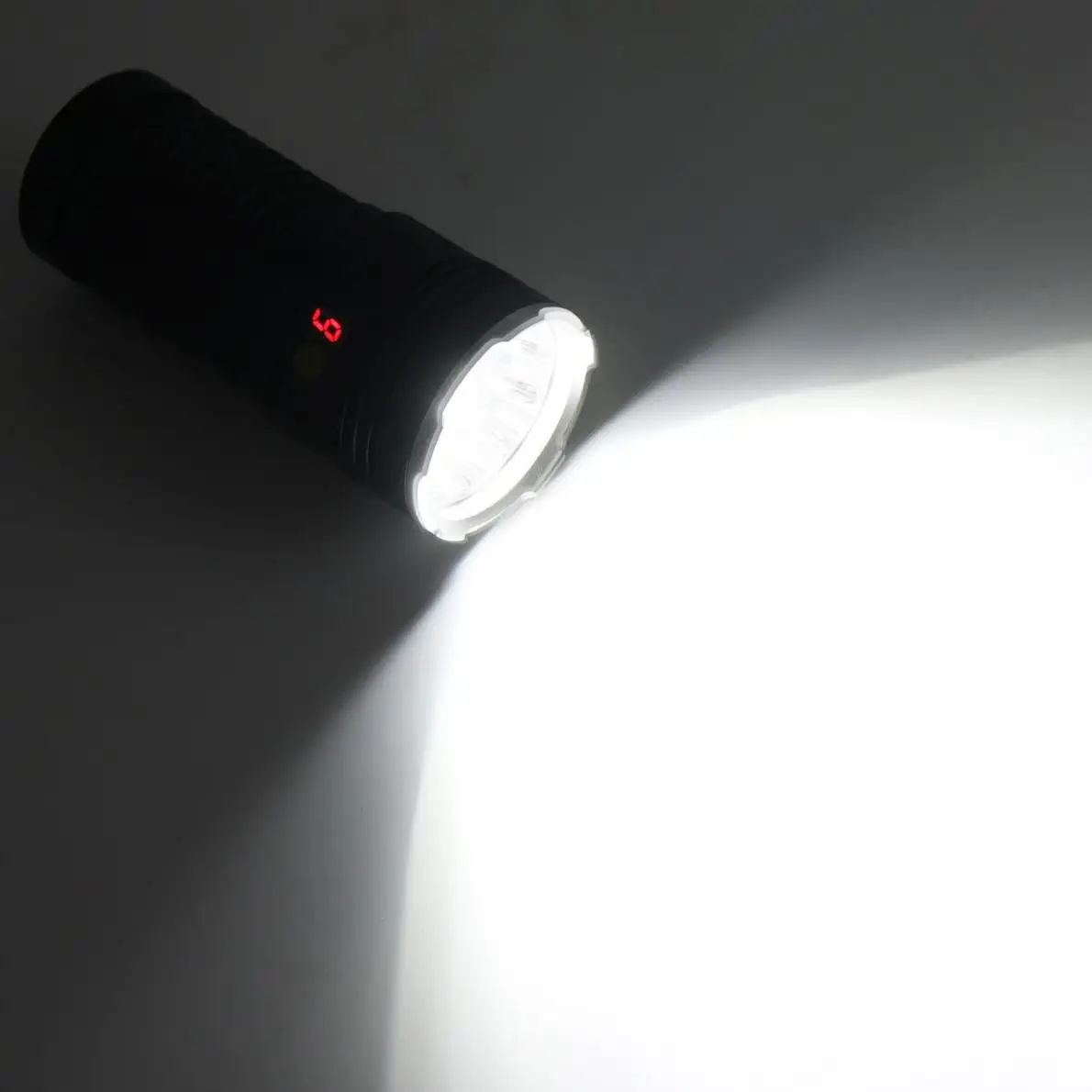 

120W Power Display 18 x T6 LED 8000 Lumens Waterproof IP65 Aluminium Alloy Flashlight with 4 Modes Light and DC USB Cable