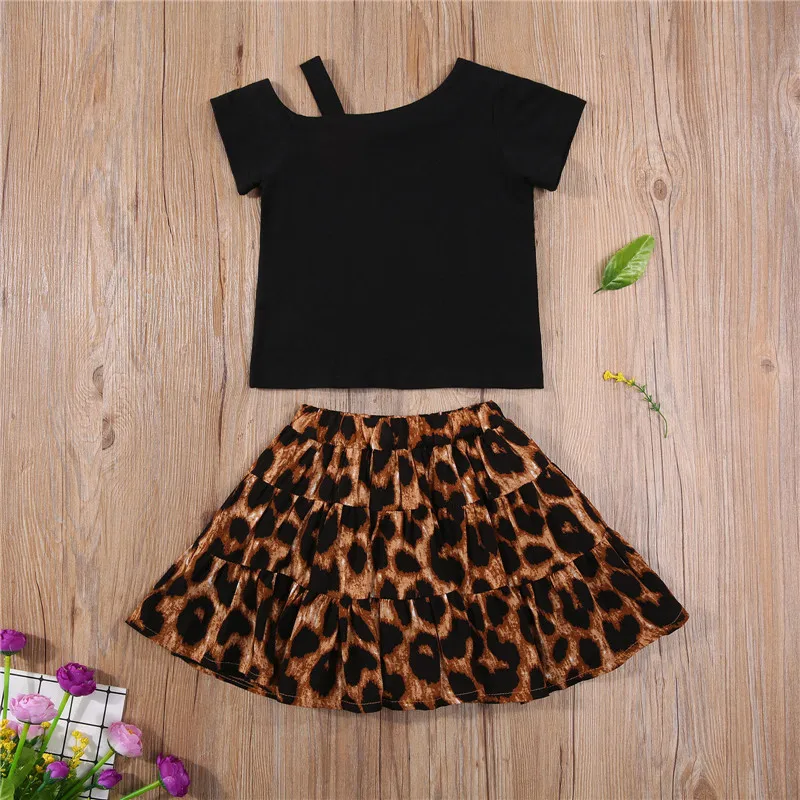 

Летний комплект из 2 предметов для маленьких девочек, топ с коротким рукавом на одно плечо и мини-юбка, детская леопардовая одежда