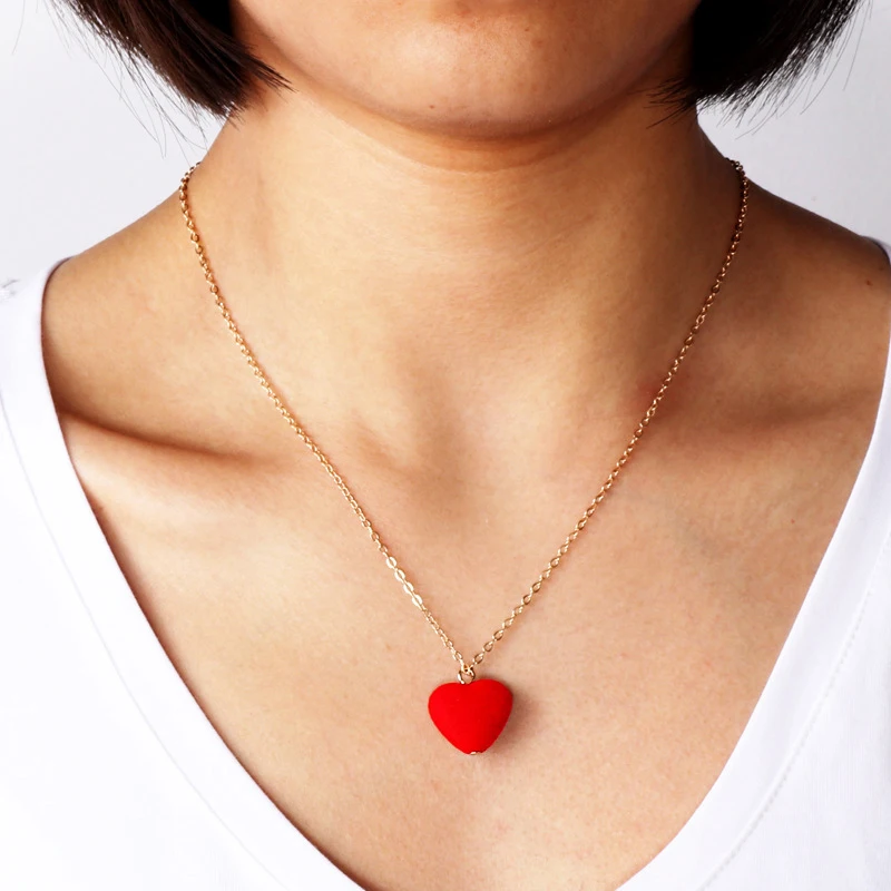 

Romantic Valentine's Day Red Heart Pendant Necklace Charming Women's Gold Color Clavicle Chain Fashion Wedding Party Jewelry