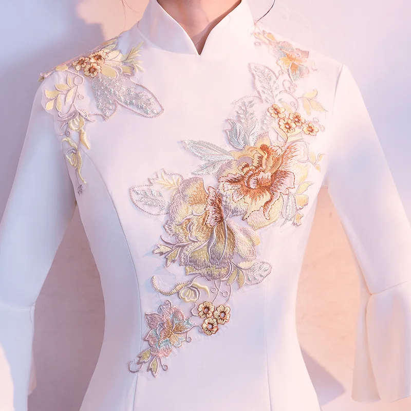 

Black Elegant Vintage Long Banquet Gown Lady Exquisite Appliques Trim Chinese Formal Party Dress Office Sexy Slim Novelty Qipao