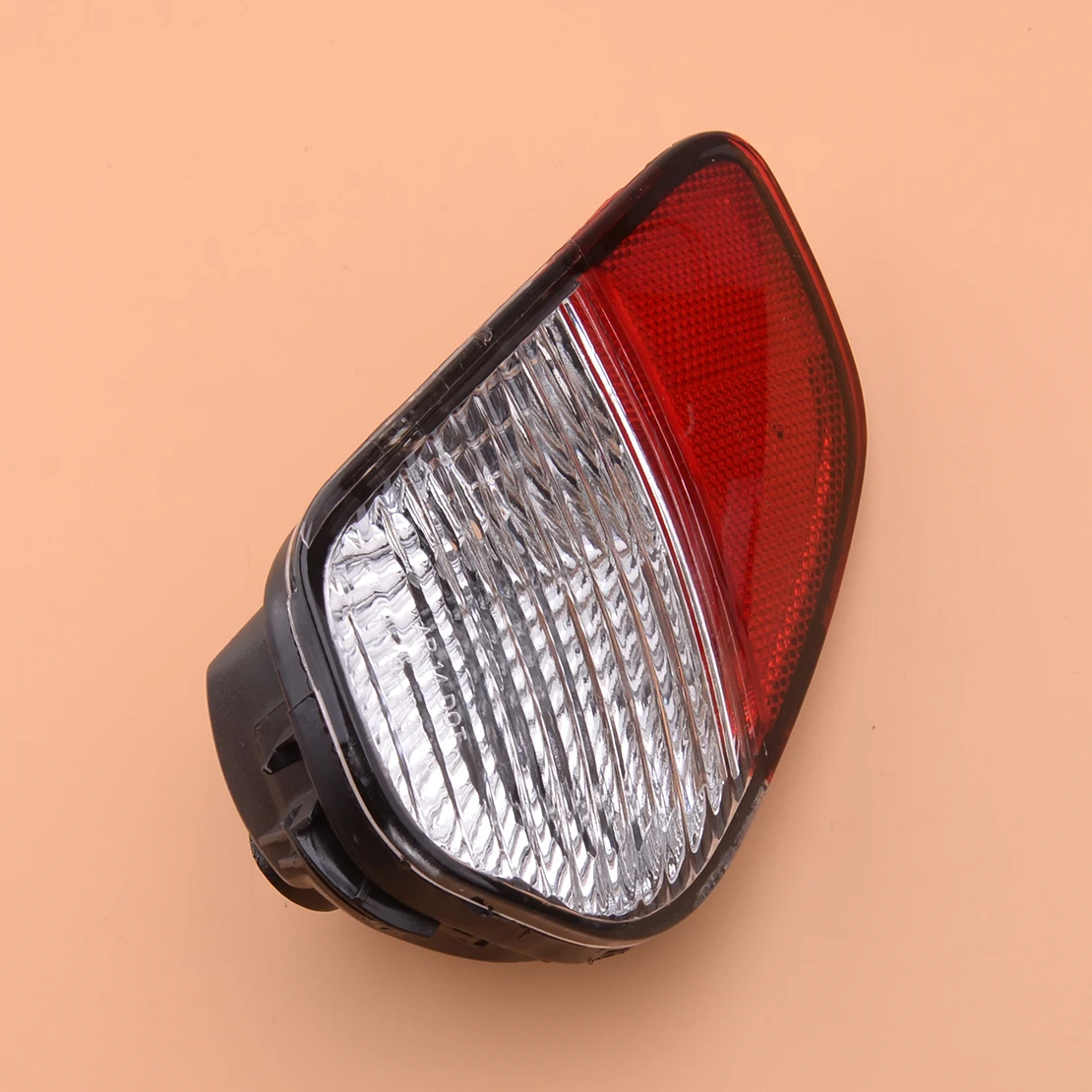 

Автомобильные противотуманные светильник ры для правого и заднего бампера, 12 В, задние фары, подходят для Mitsubishi Outlander 2016, 2017, 2018, без лампочек