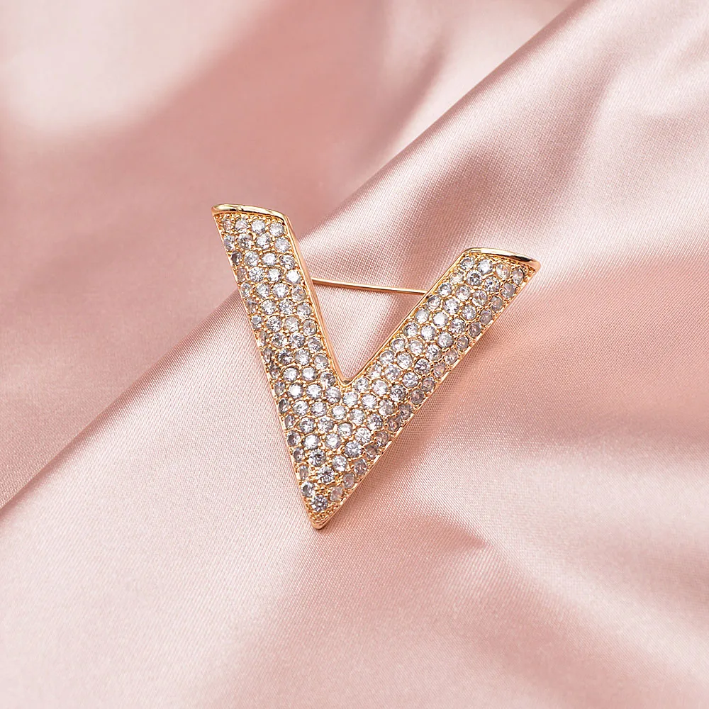 CINDY XIANG Новое поступление броши с буквами V для женщин шарф пальто брошь булавка