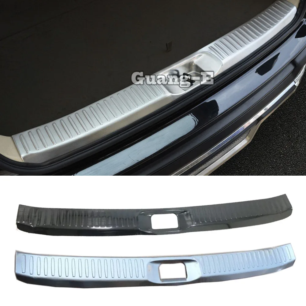 

For Toyota Highlander 2015 2016 2017 Car Sticker Styling Cover Inner Built Rear Bumper Protector Trim Plate Lamp Pedal 1pcs