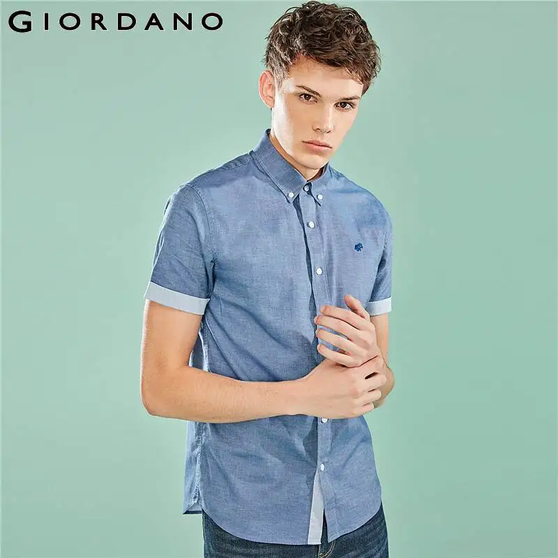 Giordano Оксфорд рубашка с короткими рукавами slim fit и вышивкой лягушки на груди, выполнена из натурального хлопка, имеет два варианта окраса