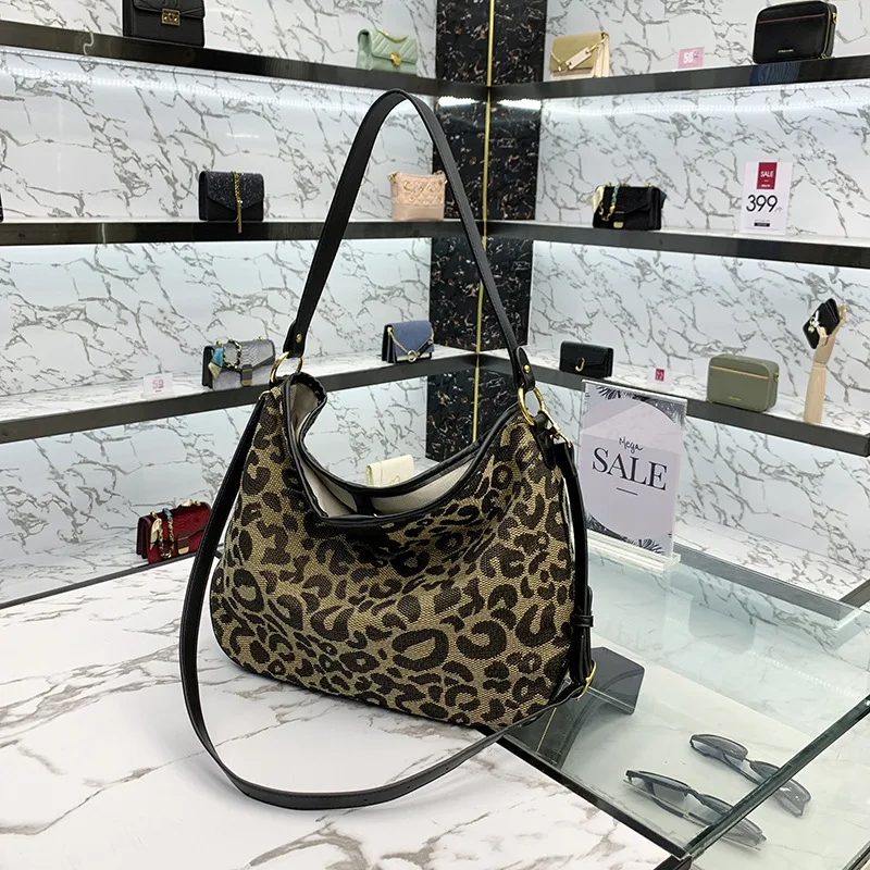 

2021 New Fashion Trend Leopard Pattern Bucket Bag Women's Drawstring Street Shooting Sexy Temperament One Shoulder Messenger Bag