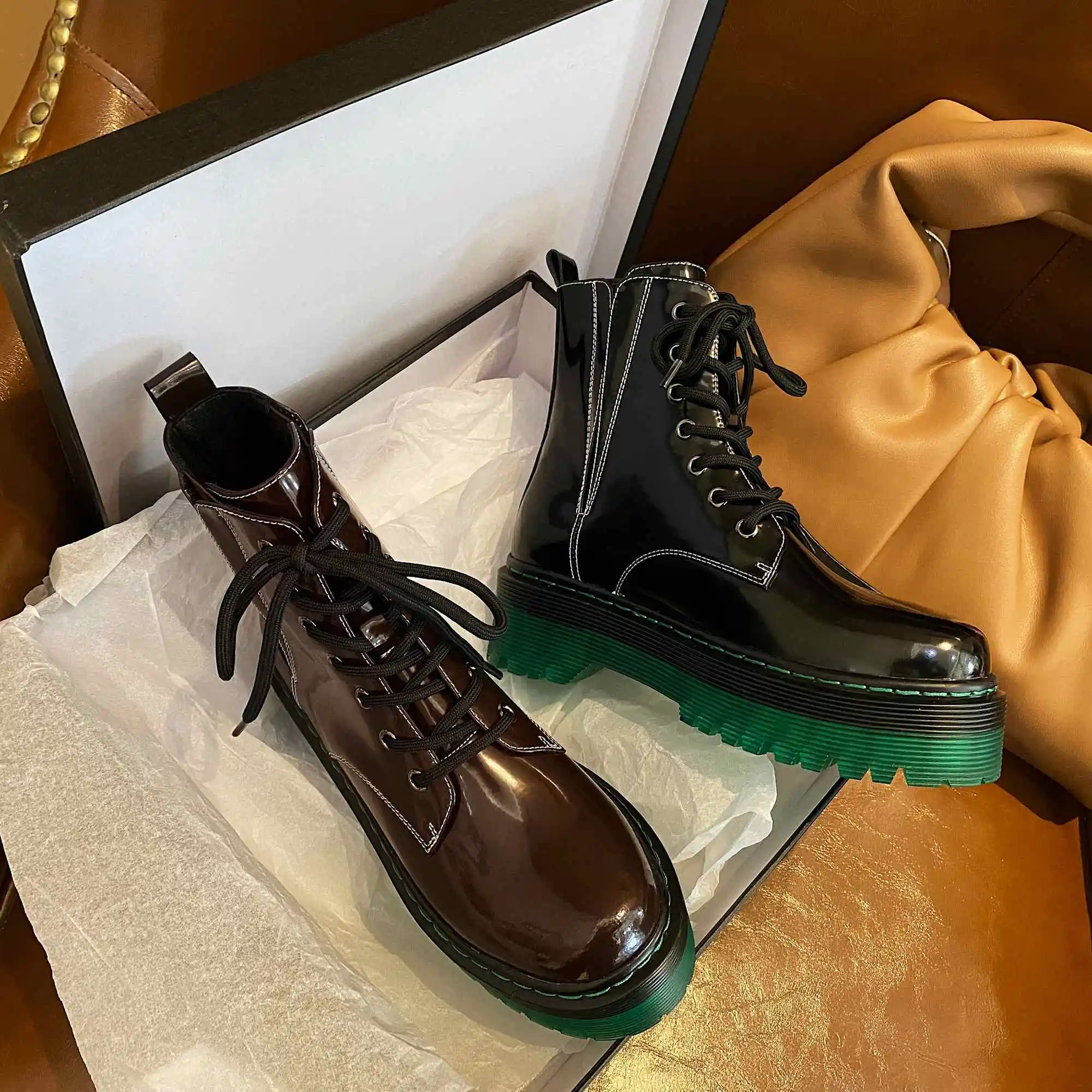 

Krazing pot large size cow leather cross-tied maiden platform round toe med heels shoes women keep warm lace up ankle boots L08