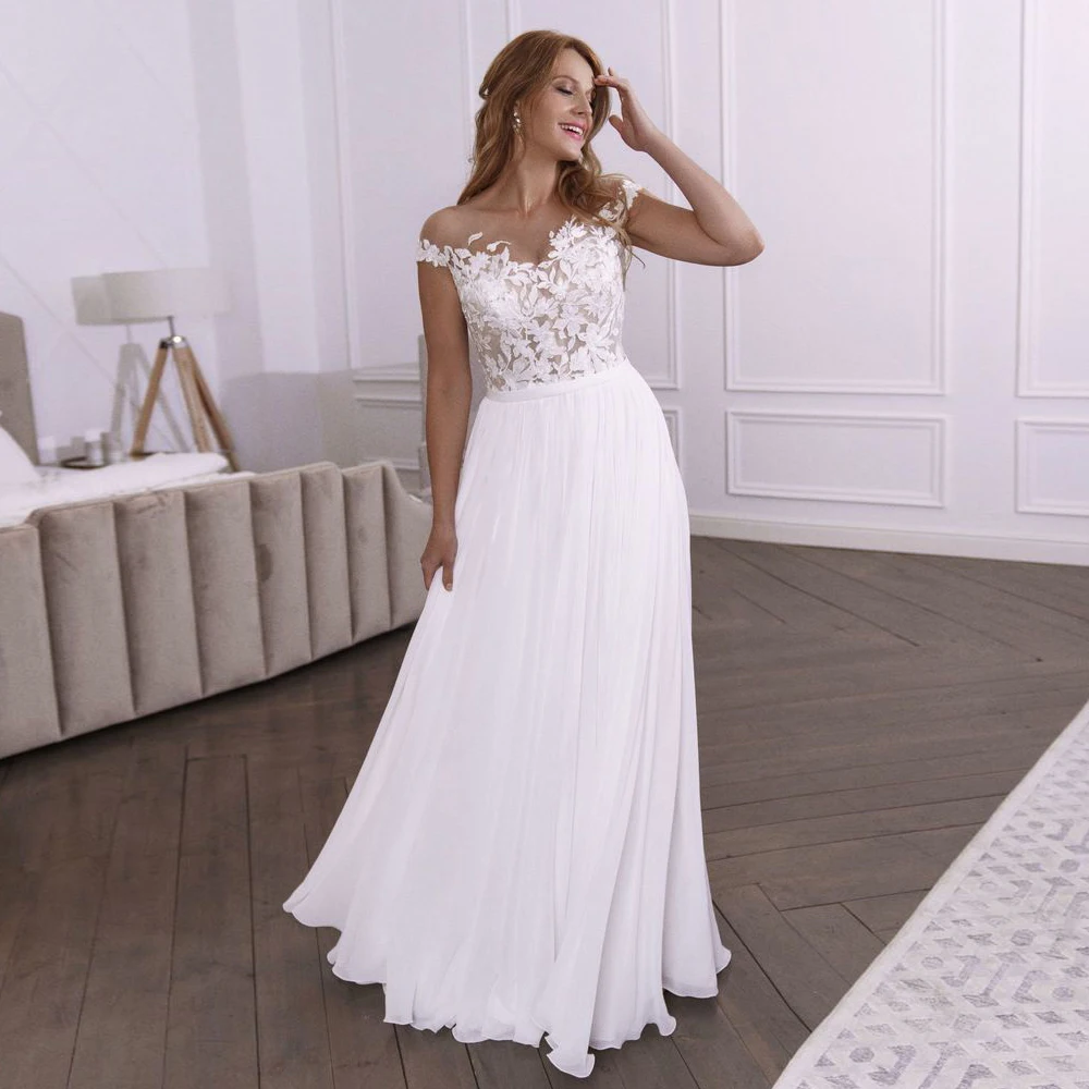 Простое свадебное пляжное платье с рукавами крылышками кружевное Бохо