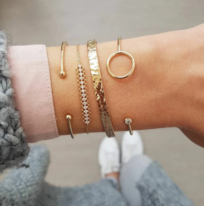 Женский золотой браслет регулируемый в стиле бохо с узлом ювелирное изделие