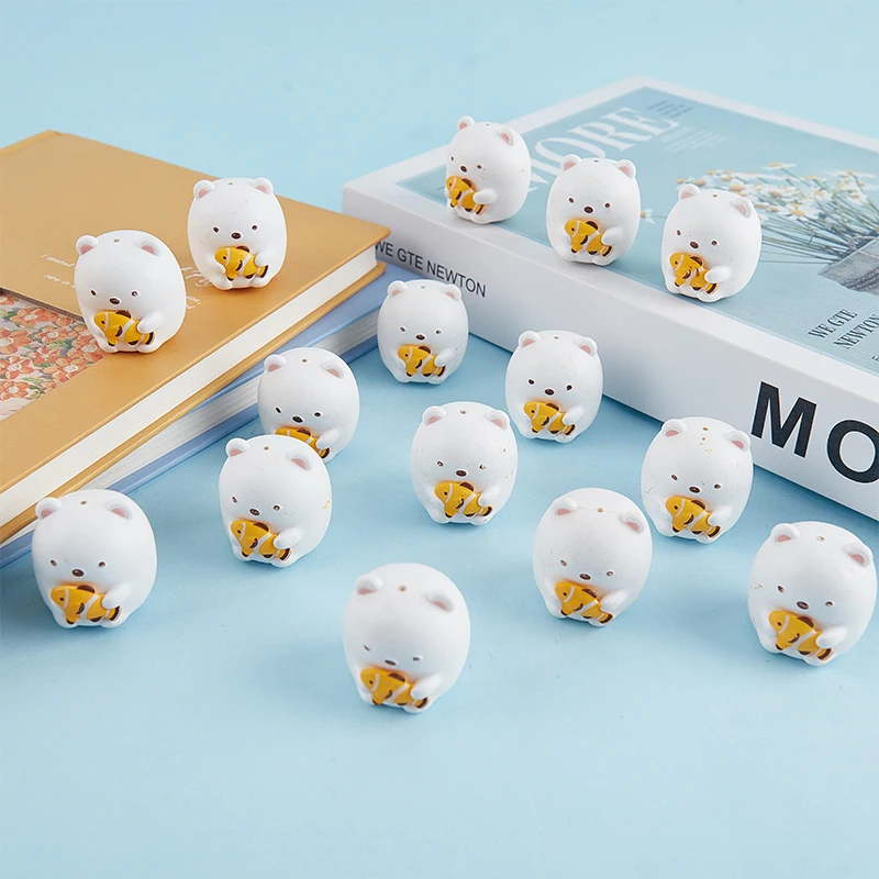 

PVC Model White Bear Holds Small Fish Decorates Doll Home Decor Girls Gifts Toys