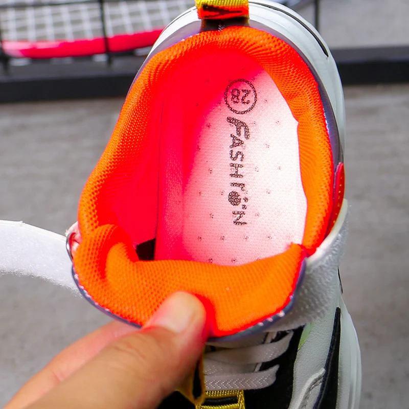 J & G 2020 Anak Olahraga Sepatu Musim Semi Baru Anak Laki-laki Anak Perempuan Putih Sepatu Anak Kulit Sepatu Kasual Fashion anak-anak Sepatu