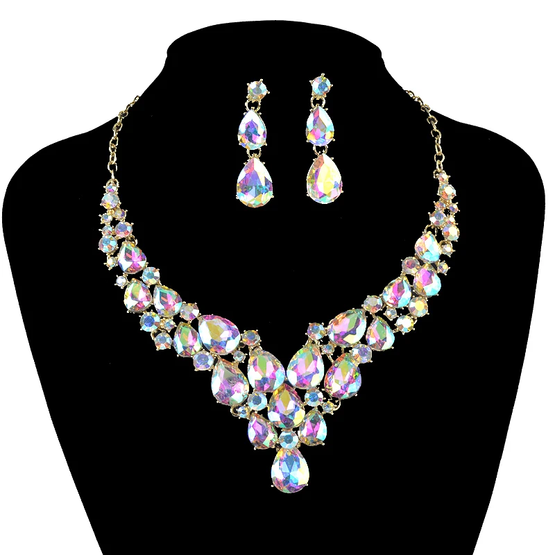 Женский ювелирный комплект из колье и серёг с серебряным кристаллом | Украшения