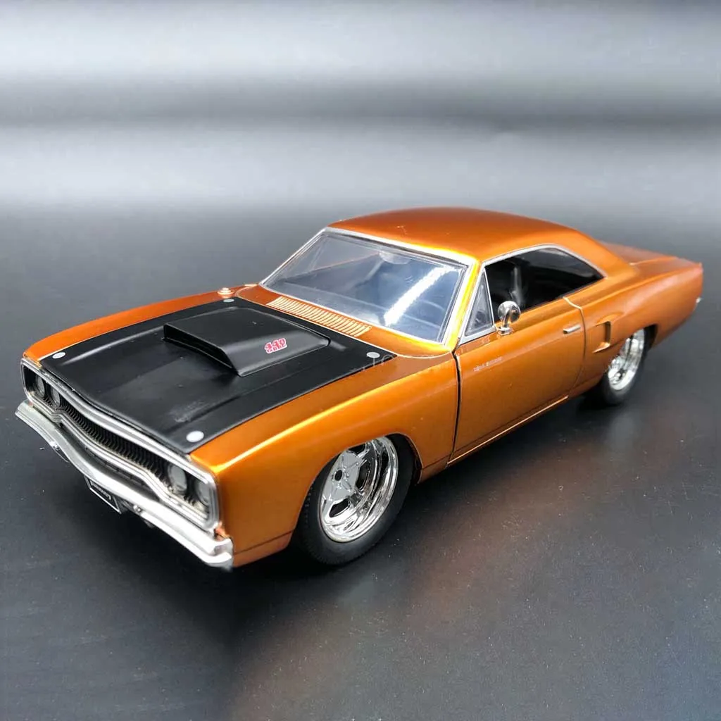 Коллекция 1/24 года американский автомобиль с мускулами Plymouth GTX модель автомобиля